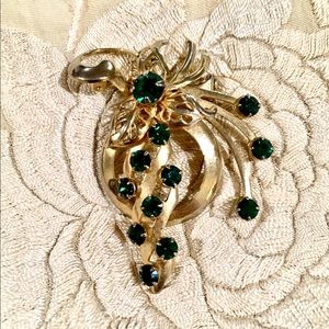 Vtg 1940’s green rhinestone brooch pin, bezel set